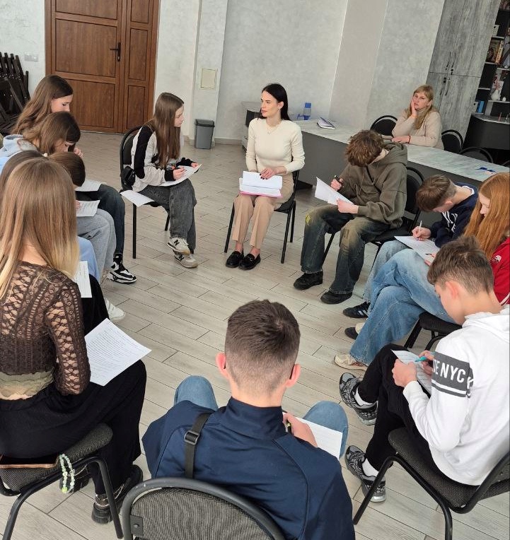  Заняття проводить Марія ШЕВЧЕНКО.jpg